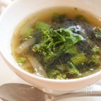 香ばし菜花のコンソメスープ。