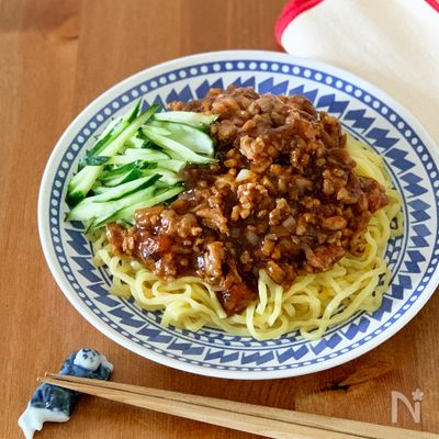 ジャージャー麺