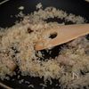 【ワンパンでコクうま】さつまいもときのこのチーズリゾットの工程2