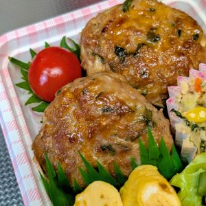 まゆのの作ってみた!投稿(えのきdeかさ増し♡『大葉えのきのチーズつくね』お弁当にも♪)