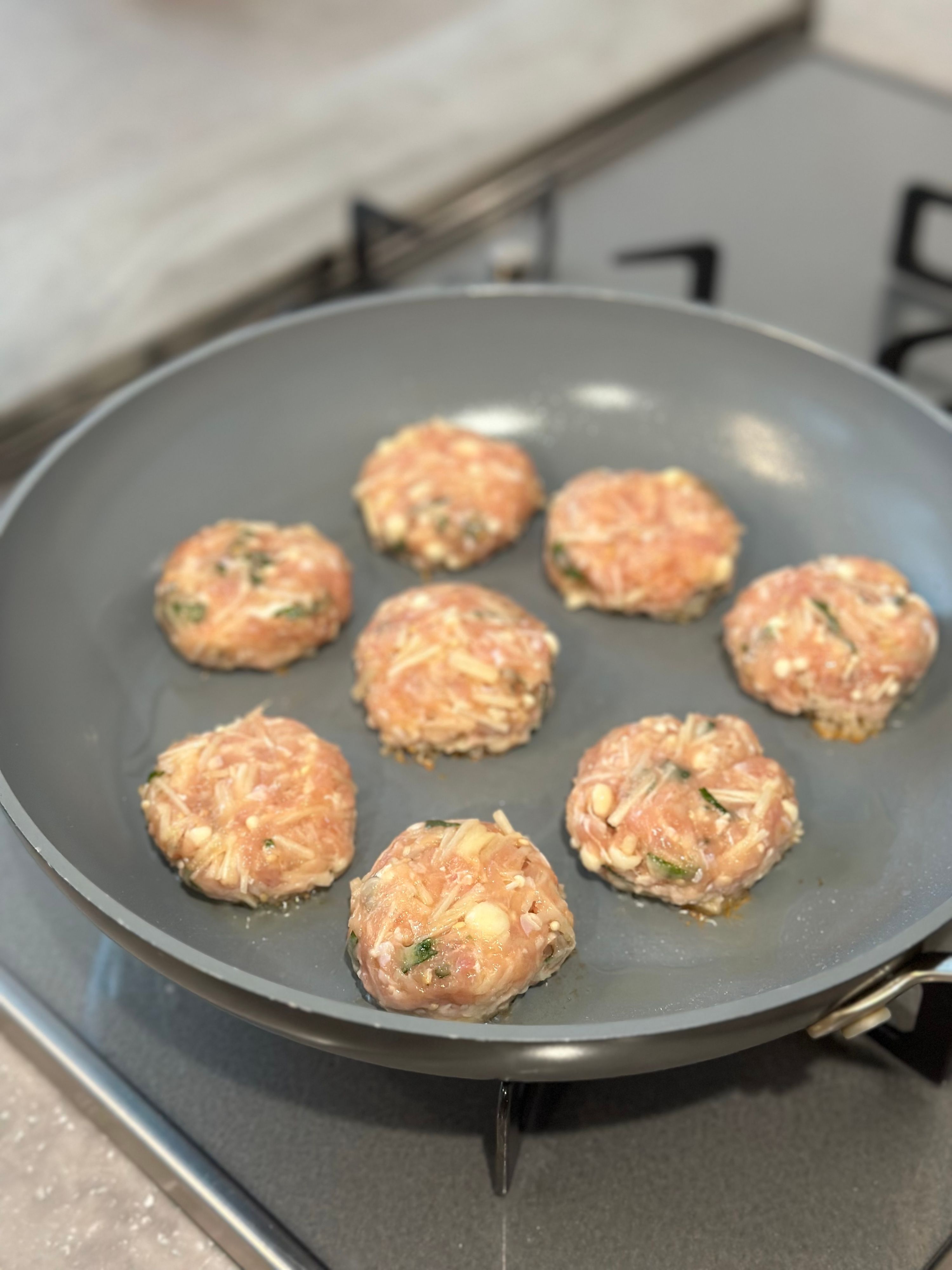 大葉とえのきのヘルシー鶏つくね】思わずもう1個♪ | レシピサイトNadia