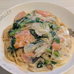886754の作ってみた!投稿(【鮭ときのこのクリームパスタ】おうちで簡単カフェごはん♪)