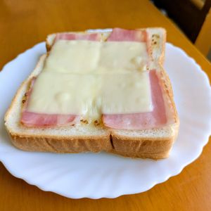 ゆきまる🐬🫧の作ってみた!投稿(さわやかな甘味！粒マスベーコンチーズトースト)