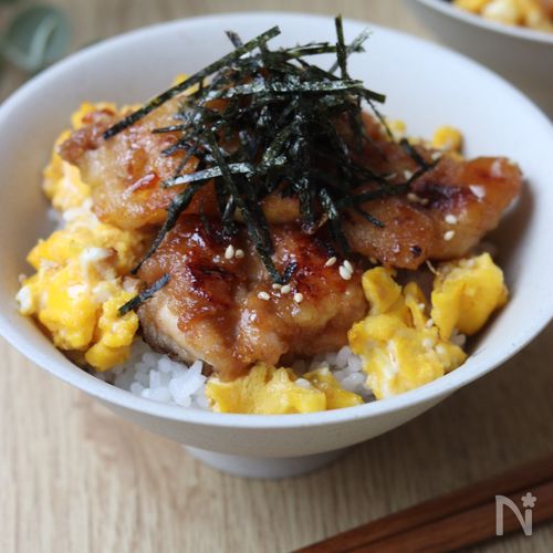 ワンパンで作る！チキンてりたま丼