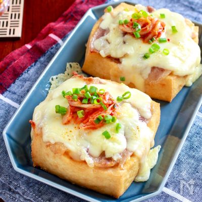 【豚バラと厚揚げのキムマヨチーズ焼き】カリッふわっとろ〜♬︎