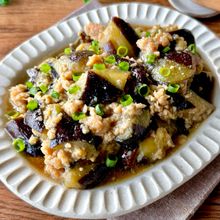 レンジで10分!とろっと味しみ♪【なすのそぼろ煮】