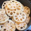 シャキシャキれんこんの ごま醤油炒めの工程3