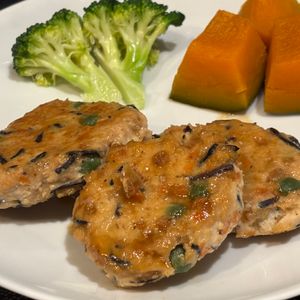 あなぼんごはんの作ってみた!投稿(鶏ひき肉と豆腐とひじきのヘルシー和風ハンバーグ)