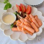 刺身用で簡単！サーモンスティックレモン味噌マヨ添え