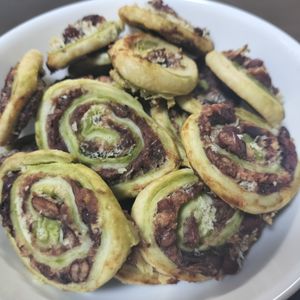 akkoの作ってみた!投稿(材料3つですぐ出来る♪【うずまきあんこパイ】)