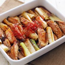 作り置きOK！長ねぎと手羽中の甘辛煮