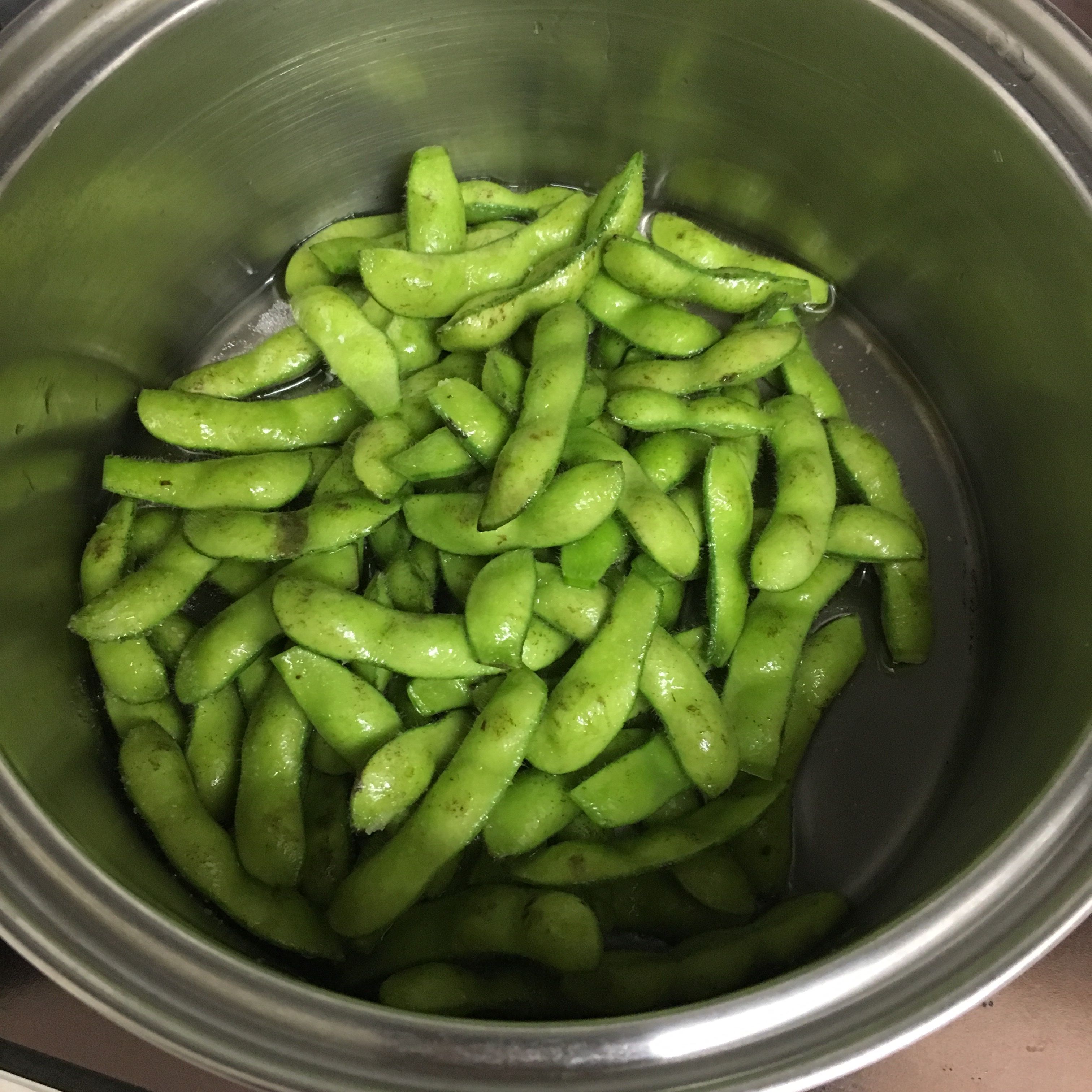 うまみを凝縮♪時短の枝豆塩ゆで法 | レシピサイトNadia