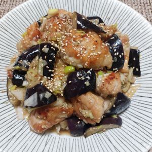 よっこの作ってみた!投稿(ぽん酢で簡単♪レンチンなすと鶏肉の甘酢ねぎダレ和え)