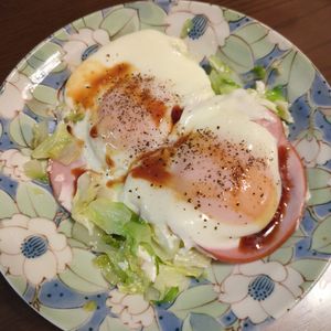 たりおの作ってみた!投稿(ほんのひと手間!千切りキャベツのハムエッグ)