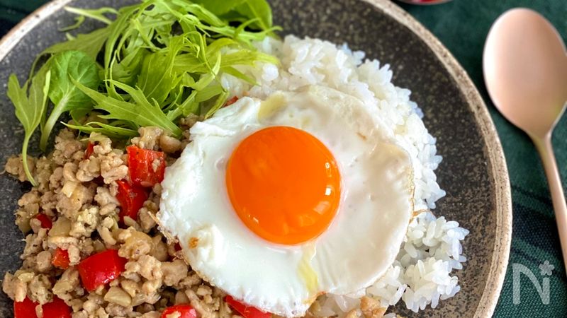 超美味！バジル香る【ガパオライス】 | レシピサイトNadia