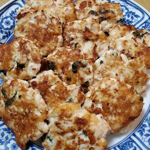 週一だけは頑張ります💦の作ってみた!投稿(鶏胸肉で！【大葉とチーズのコロコロ焼き】)