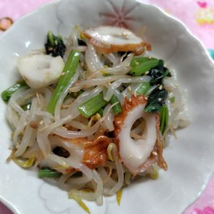コスモスの作ってみた!投稿(作り置きしてもすぐ無くなる！「小松菜とちくわのうまナムル」)