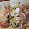 生ハム入り【新玉ねぎときゅうりの酢の物】の工程1