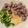 【うどんスープでこんにゃくの旨だししょうが炒め】味しみしみ！の工程1