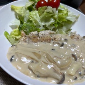 ぽちゃこの作ってみた!投稿(【きのこソースのチキンステーキ】鶏むね肉がしっとり柔らか！)