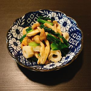 りんの作ってみた!投稿(小松菜としめじ、ちくわの柚子胡椒ポン和え♪レンジで簡単副菜！)