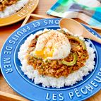 【ゴーヤとメンマのキーマカレー】夏野菜で疲れ回復！