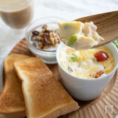パンにも合う！レンジで手軽にコンソメ風味のミルク茶碗蒸し