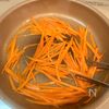 ごま油香る!にんじんと枝豆のたらこ炒めの工程2