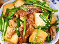 行列の定食屋さんの🍚ニラと厚揚げの☆豚のしょうが焼き🤩