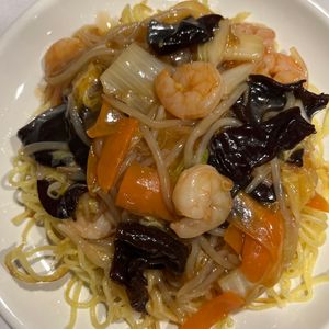 ちこりんの作ってみた!投稿(【えびと白菜のあんかけ焼きそば】パリッと麺にとろ〜りあんが◎)