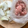 ご飯泥棒すぎる!豚こまで簡単に作れる「豚こまトンテキ」の工程1