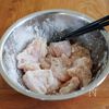 『鶏むね肉とピーマンの中華風炒め』お肉やわらか☆節約おかず♪の工程1