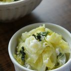 キャベツとわかめの塩麹和え