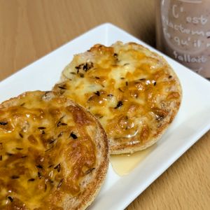 まゆのの作ってみた!投稿(蜂蜜かけクミンのチーズトースト)
