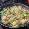 パパっと簡単おかず◎【豚そぼろキャベツのにんにく塩炒め】の工程2
