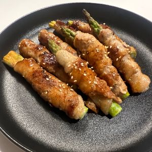 しーちゃんの作ってみた!投稿(甘辛だれでごはんがすすむ!アスパラの肉巻き)