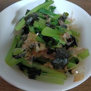 ぽぽペの作ってみた!投稿(レンジで2分♪【小松菜ののりおかか和え】白だしで簡単！)