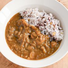 新玉ねぎで作ろう！トロトロ♪手羽元カレー