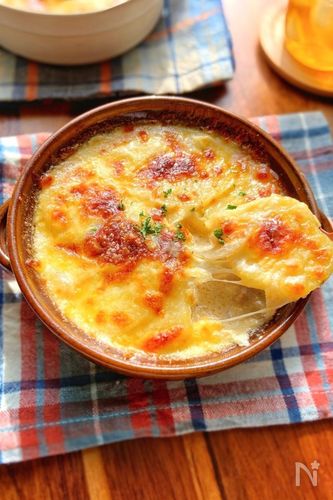 ホワイトソースなし！「簡単グラタン風レシピ5選」じゃがいもや豆腐、長芋でラクラク失敗しらず♪｜編集部おすすめレシピ