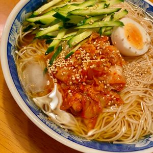 ねおたんの作ってみた!投稿(3分でパパっと簡単！さっぱりつるつるいける「そうめん冷麺」)