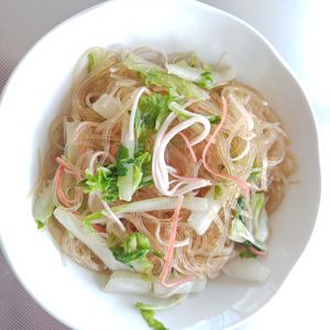 はるにゃんこの作ってみた!投稿(【レンジだけ♩天才的に旨い白菜とカニカマの春雨中華サラダ】)