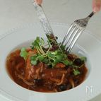 トレイからそのまま！
こねない煮込みハンバーグ