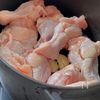 味付けこれだけ！手羽元と白菜のやさしい塩煮の工程2