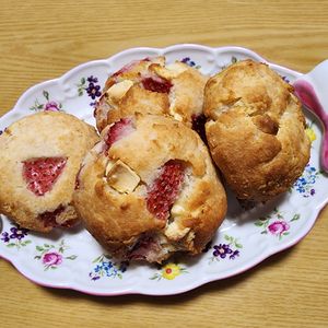 ナムディの作ってみた!投稿(グルテンフリー♡いちごとホワイトチョコの米粉スコーン)