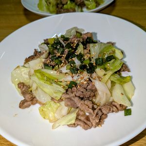 joe sanの作ってみた!投稿(牛こまときゃべつと長ねぎのオイレモン炒め・さっぱりコク旨！)