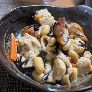 ぽちゃこの作ってみた!投稿(しっとりやわらか♪優しい和食🥰ひじきと豆腐の五目煮✨)