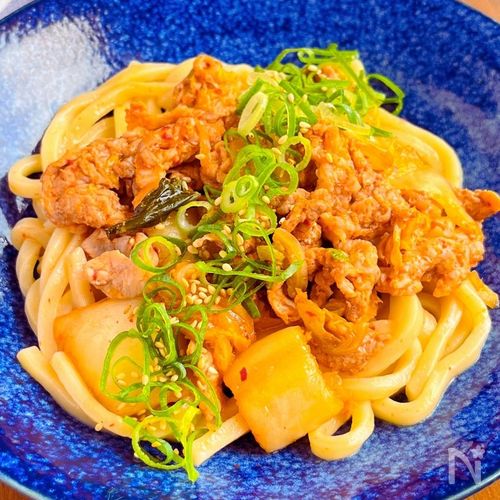【焼かない!】ピリ辛でウマい「爆速 豚キムチうどん」