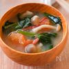 【トマトとほうれん草のお味噌汁】酸味とまろやかさがおいしい♪の工程2