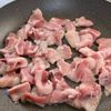 10分で完成♪ごはんがすすむ【小松菜と豚バラの卵炒め】の工程2