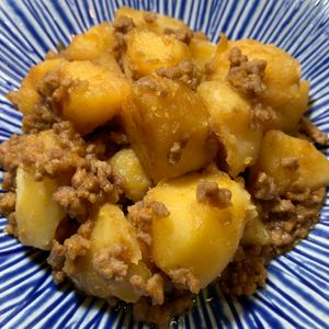楽ラク手抜キッチン🐶🐾の作ってみた!投稿(豚ひき肉とじゃがいもの煮物【作り置き】)
